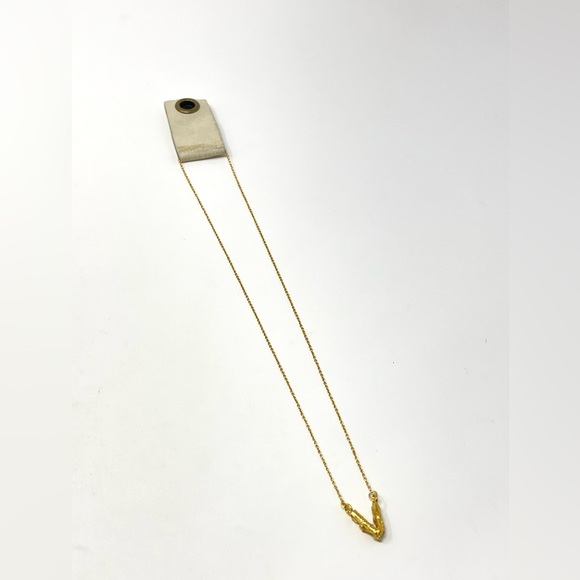 New Anthropologie Fenomena Emerald Monogram Pendant Necklace V - Picture 4 of 4